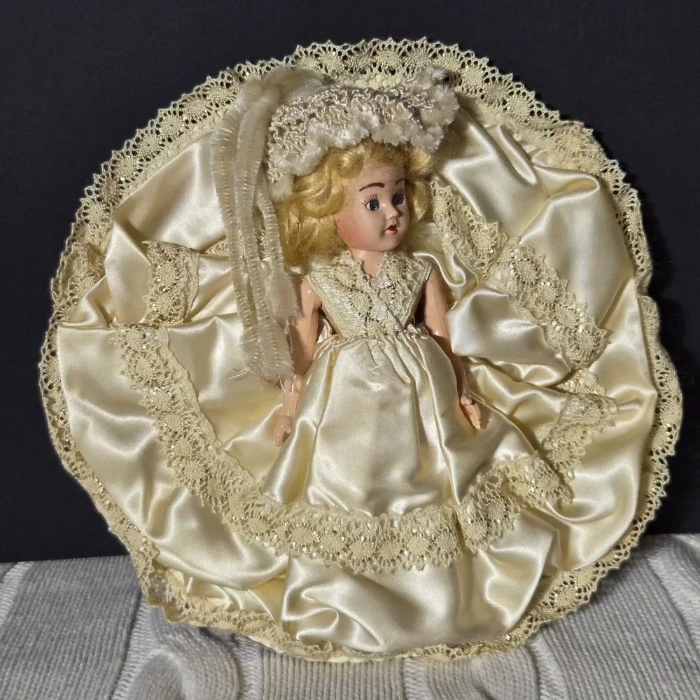 VTG OOAK Bride Doll Wall Decor Lid Eyes Open‎ & Shut Jointed Arms Handmade RARE